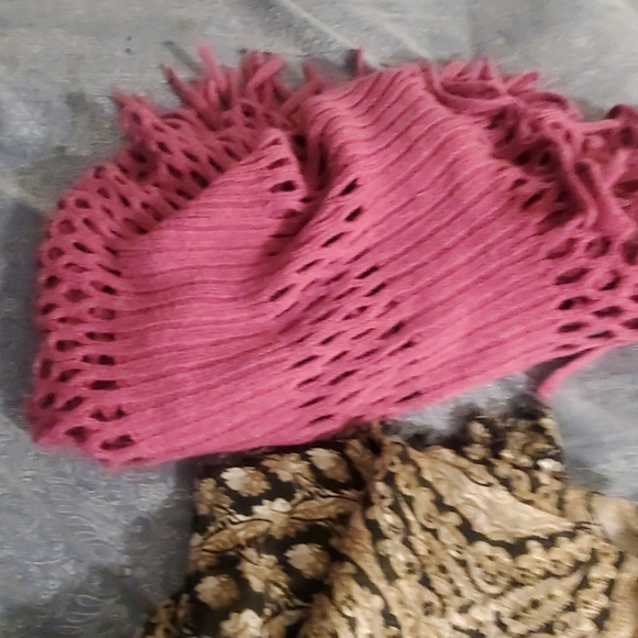 INFINITY SCARFS - Picture 3 of 8